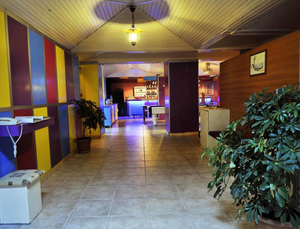 Sun Kiss Hotel Side Exterior photo