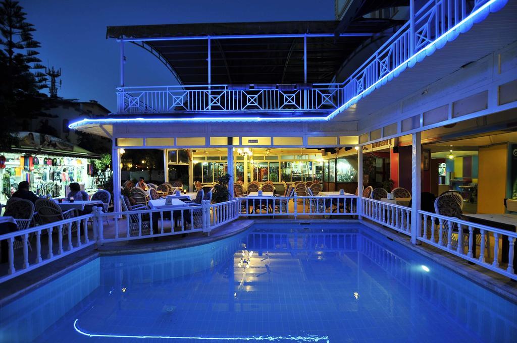 Sun Kiss Hotel Side Exterior photo