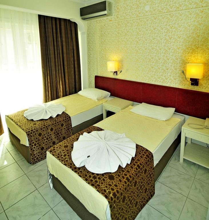 Sun Kiss Hotel Side Exterior photo